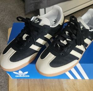 Adidas Samba women 8 black and cream